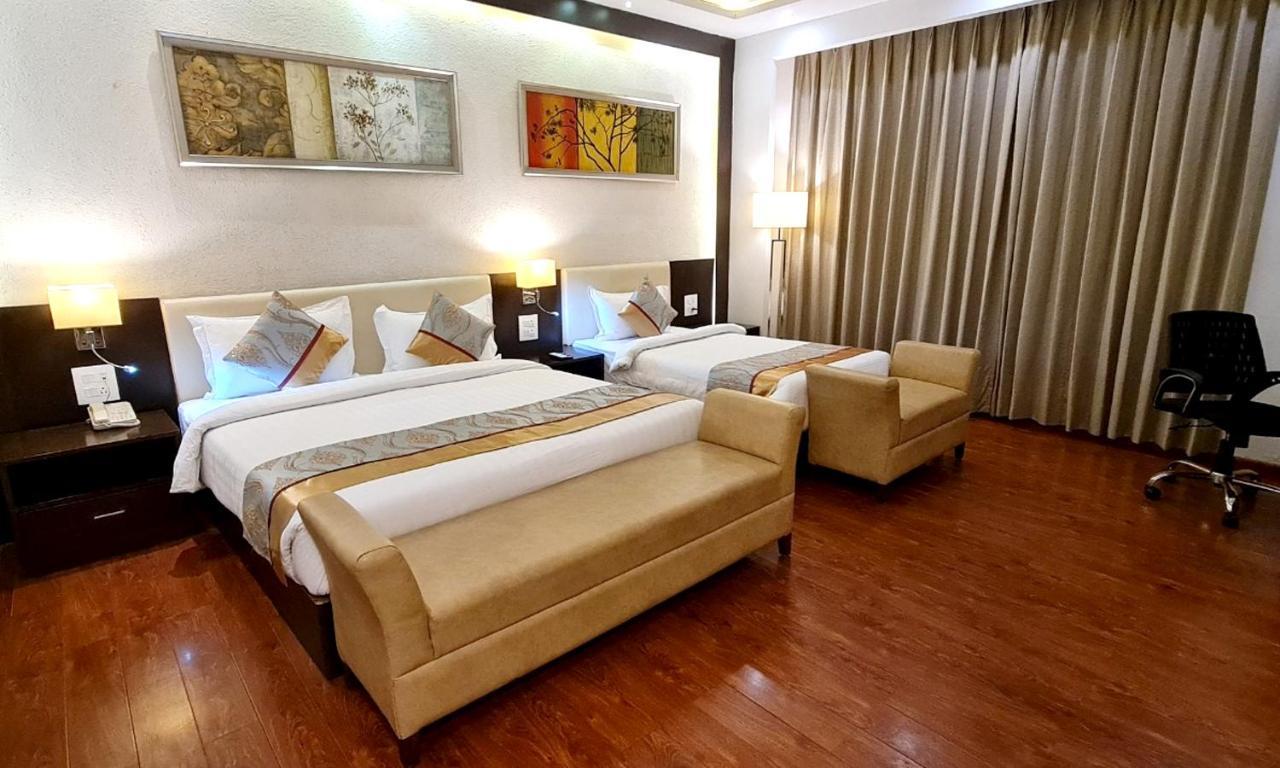 Bravura Gold Resort Мірут Екстер'єр фото