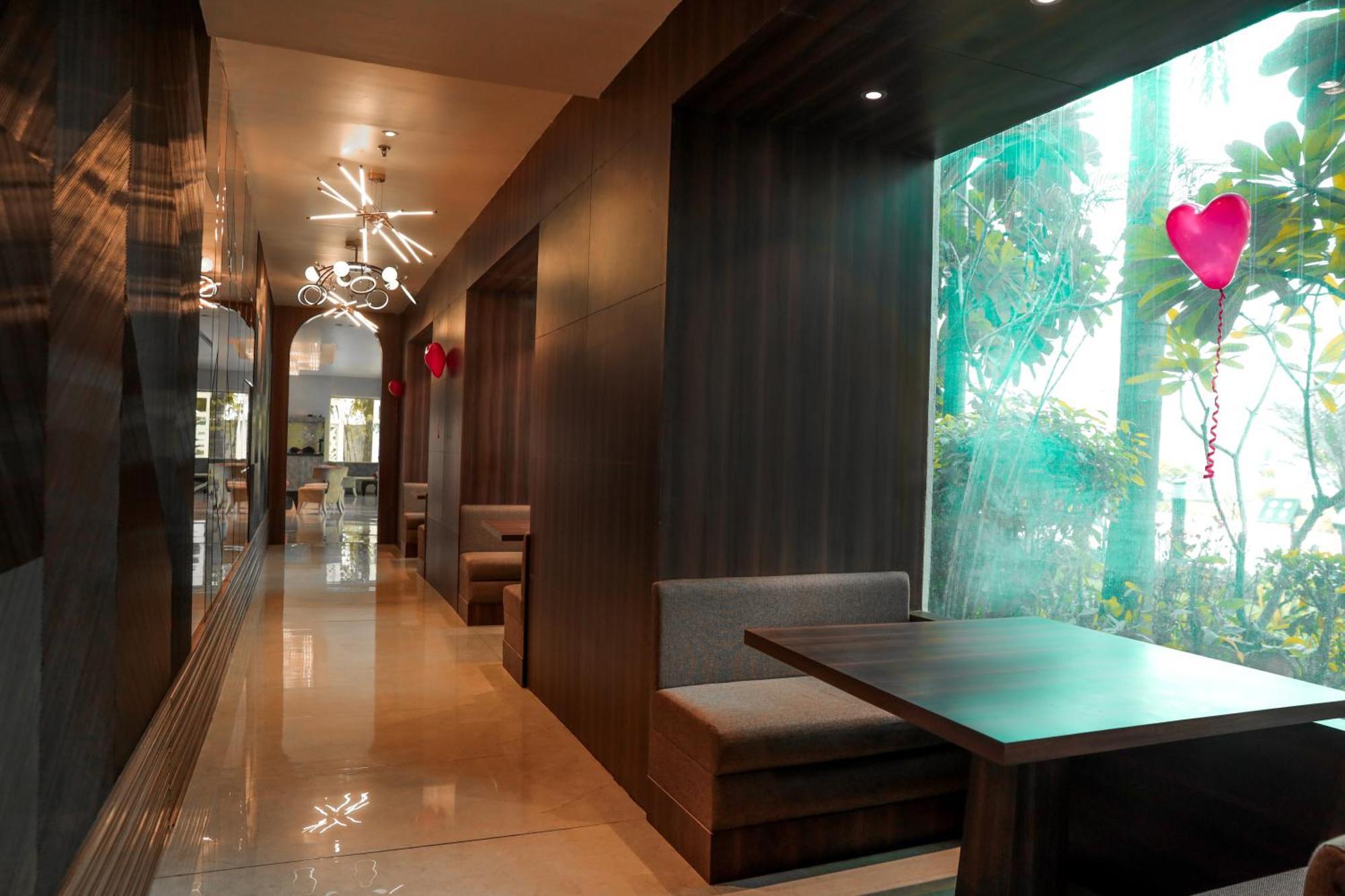 Bravura Gold Resort Мірут Екстер'єр фото