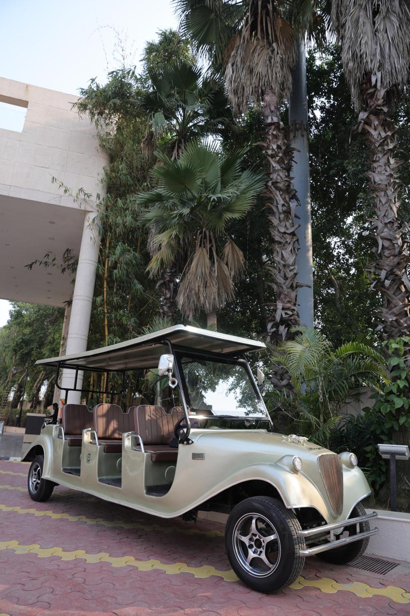 Bravura Gold Resort Мірут Екстер'єр фото