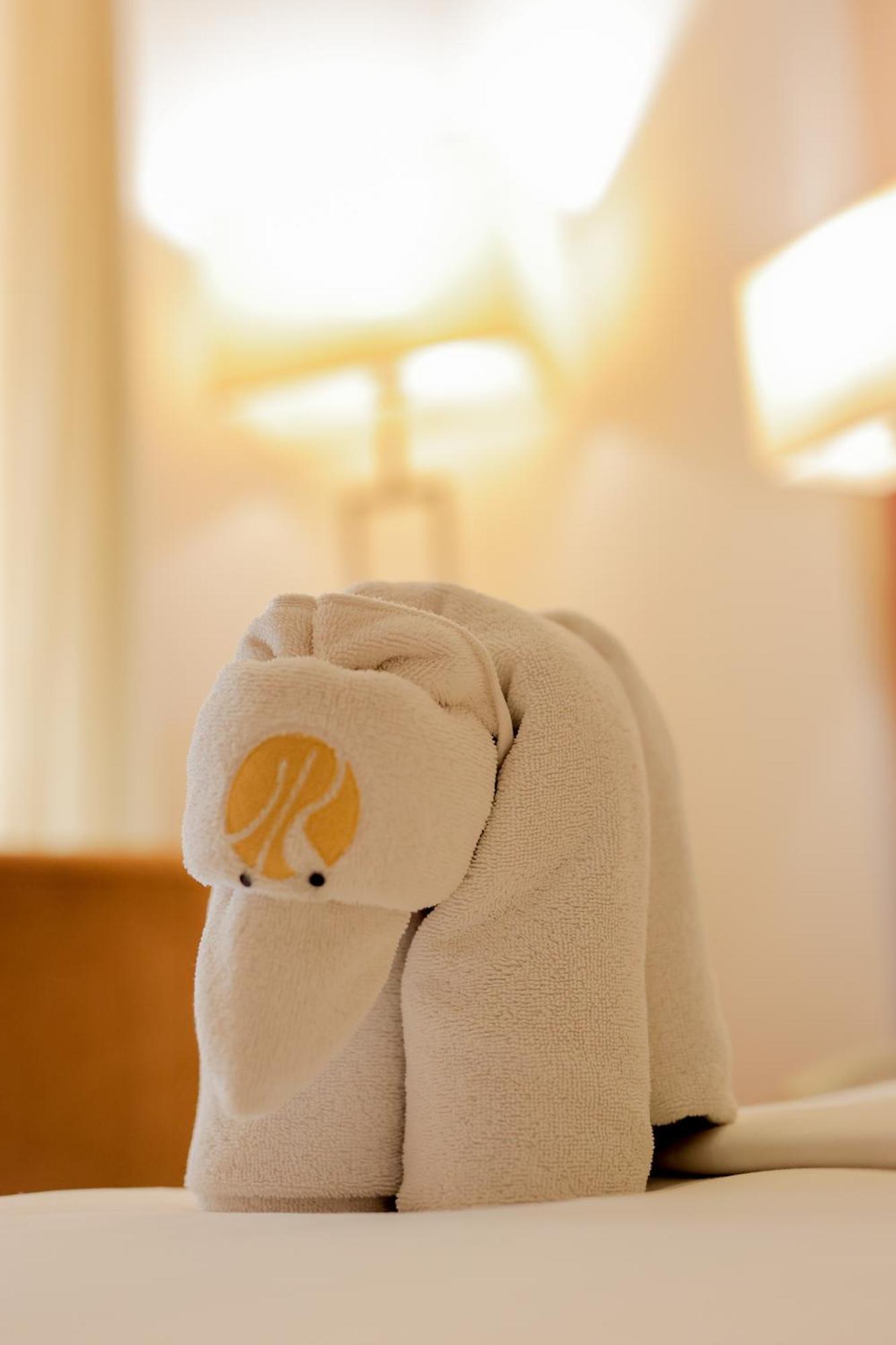 Bravura Gold Resort Мірут Екстер'єр фото