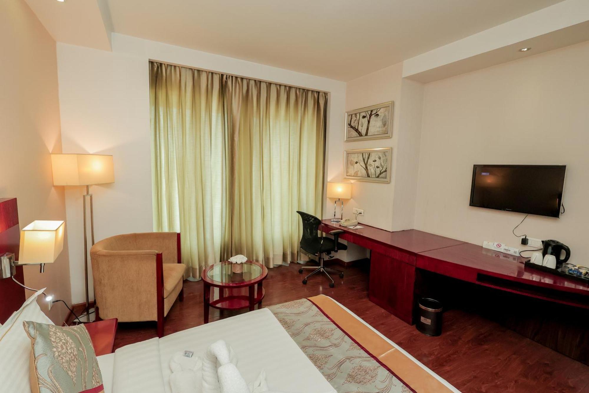Bravura Gold Resort Мірут Екстер'єр фото