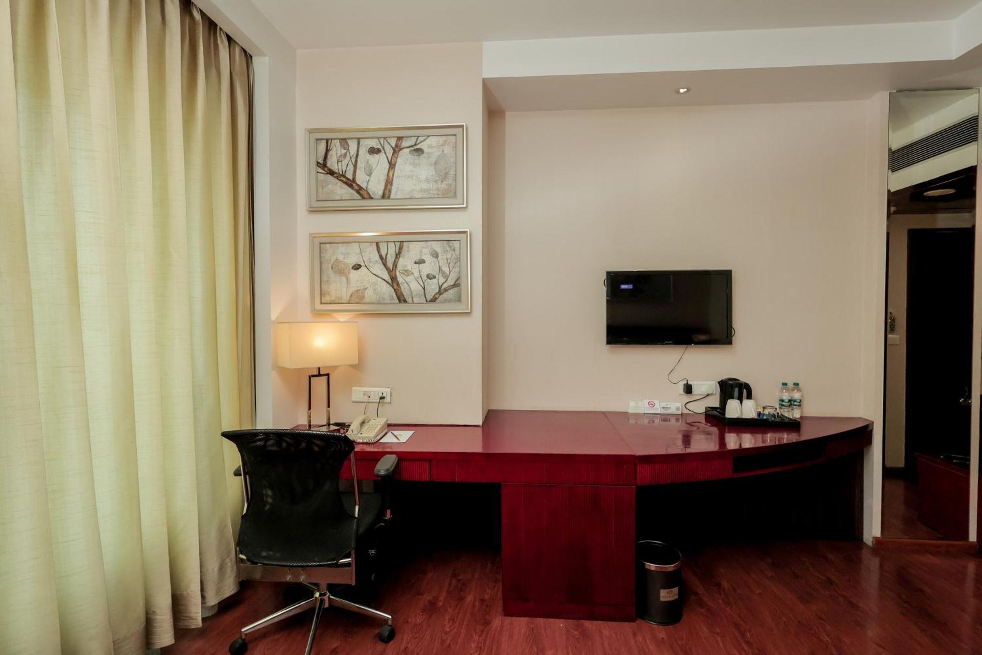Bravura Gold Resort Мірут Екстер'єр фото