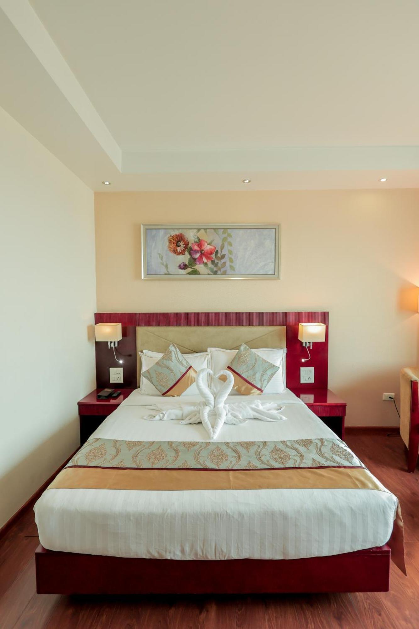 Bravura Gold Resort Мірут Екстер'єр фото