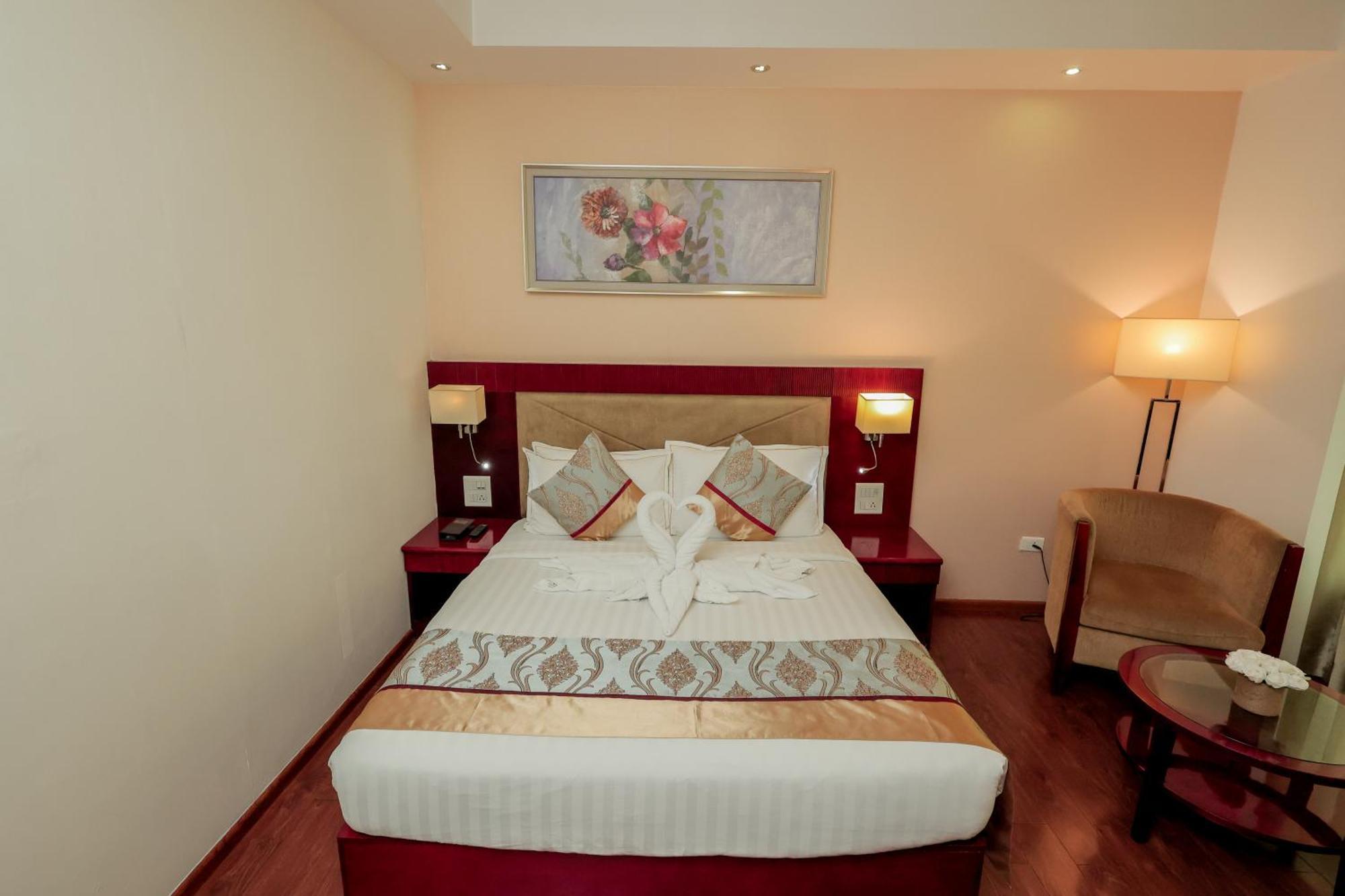 Bravura Gold Resort Мірут Екстер'єр фото